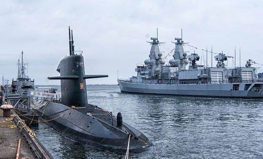 Monel Pixabay Free Submarine