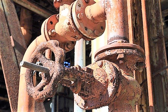 Tantalum Pixabay Free Corroded Pipes2